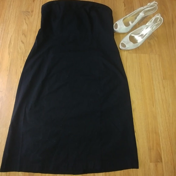 GAP Dresses & Skirts - GAP Black Strapless Dress with Stretch. Size 16